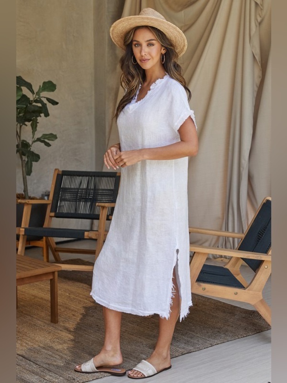 (12267/154217-WHT) LINEN SHORT SLEEVE TUNIC DRESS WITH FRAYED DETAIL - Picture 2 of 3